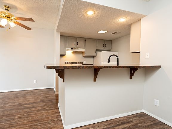 3rd image of 844 N Waco Ave #4108