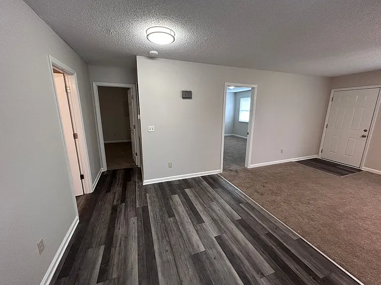 2413 Robbins St — Photo 14