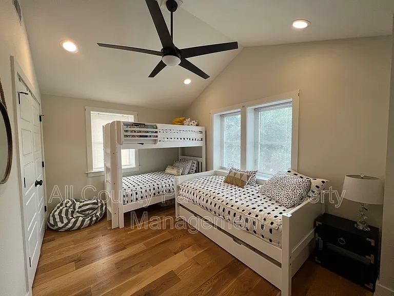 278 Ashley Ave — Photo 13