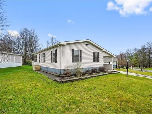 30 Cardinal Dr, Hiram, OH 44234