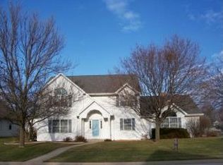 1310 Wren Ln, Green Bay, WI 54313