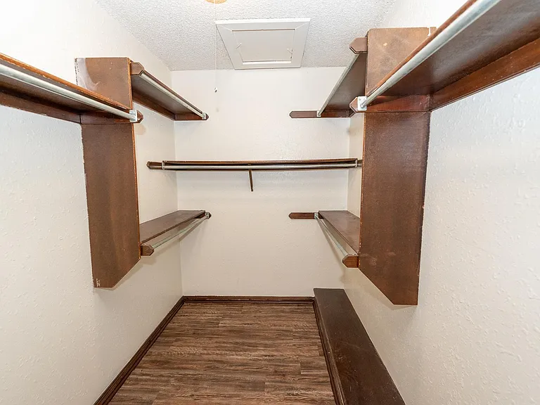 2260 Houston Ave — Photo 12
