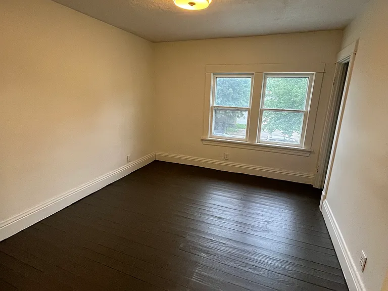 1125 Allen St — Photo 12