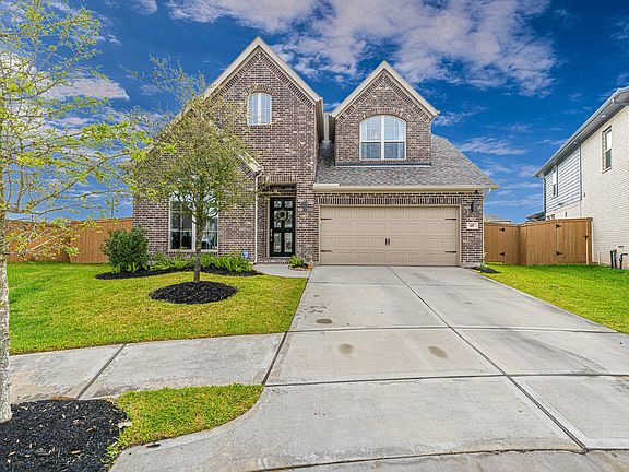 3rd image of 608 Malibu Pines Dr
