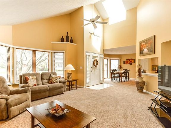 4th image of 1051 Hillsboro Cove Cir