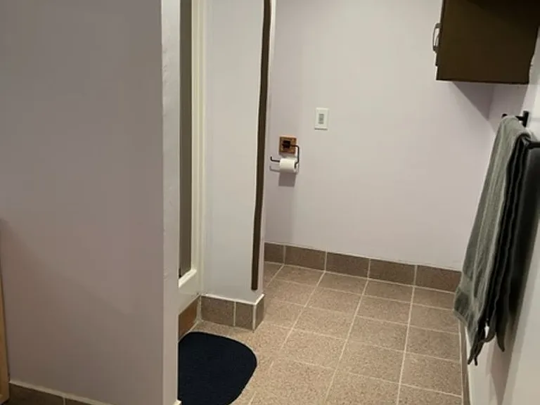 31 Becky Ave #B — Photo 8