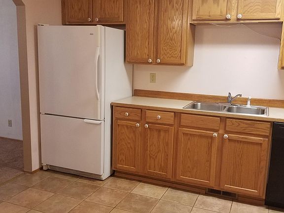 3rd image of 204 Heritage St #1