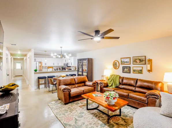 212 1/2 N Sparks St #B, Belton, TX 76513