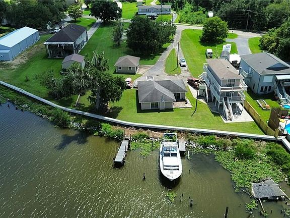 2nd image of 612 Jean Lafitte Blvd