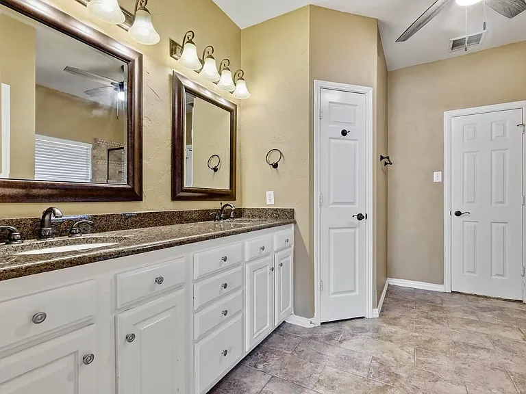 630 Waterview Dr — Photo 6