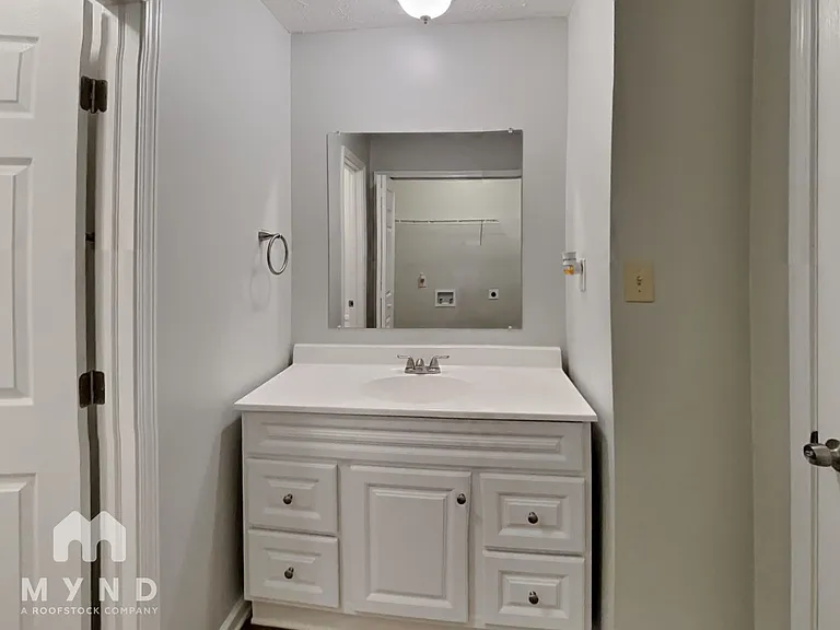 3050 Brook Hollow Dr — Photo 18