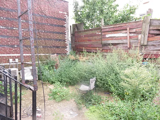 Rented by Regal Management | media 15