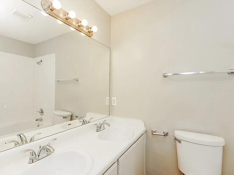 1001 Springcreek Dr — Photo 11