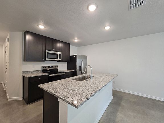 4th image of 9000 Littleleaf Dr