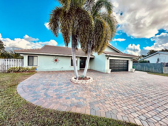 3rd image of 2155 NW 114th Terrace