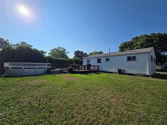 3rd image of 58 Hoyt St