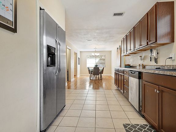 5th image of 1744 Mount Vernon Dr
