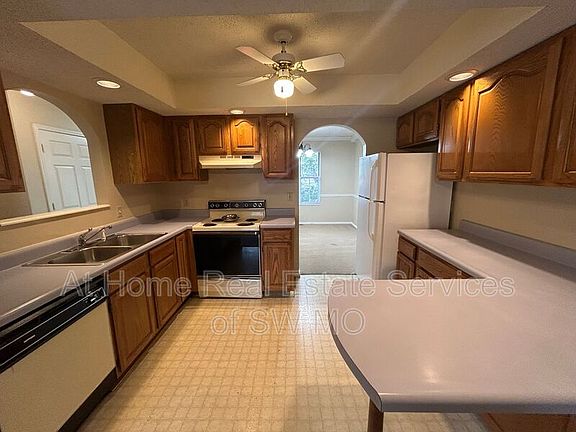 5th image of 3816 W Sylvania St