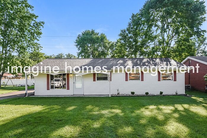 1st image of 421 Sussex Dr