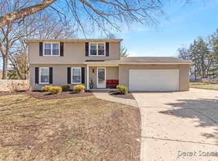 7836 Ronson Ave, Jenison, MI 49428