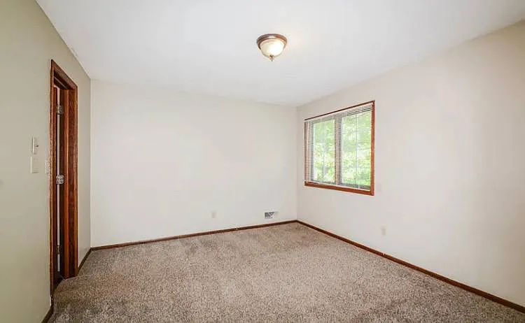 3024 Furness Ct N — Photo 11