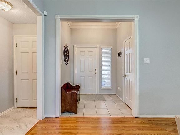 4th image of 304 Rock Meadow Dr