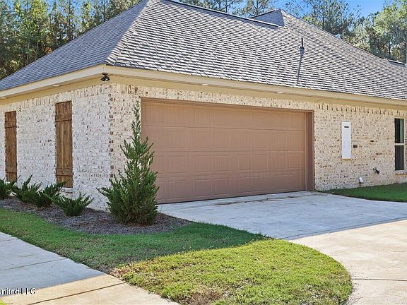5th image of 125 Ashwood Ln