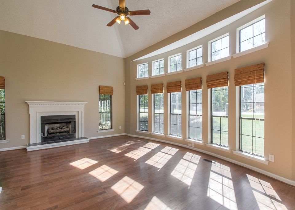 1st image of 3264 E Lake Dr