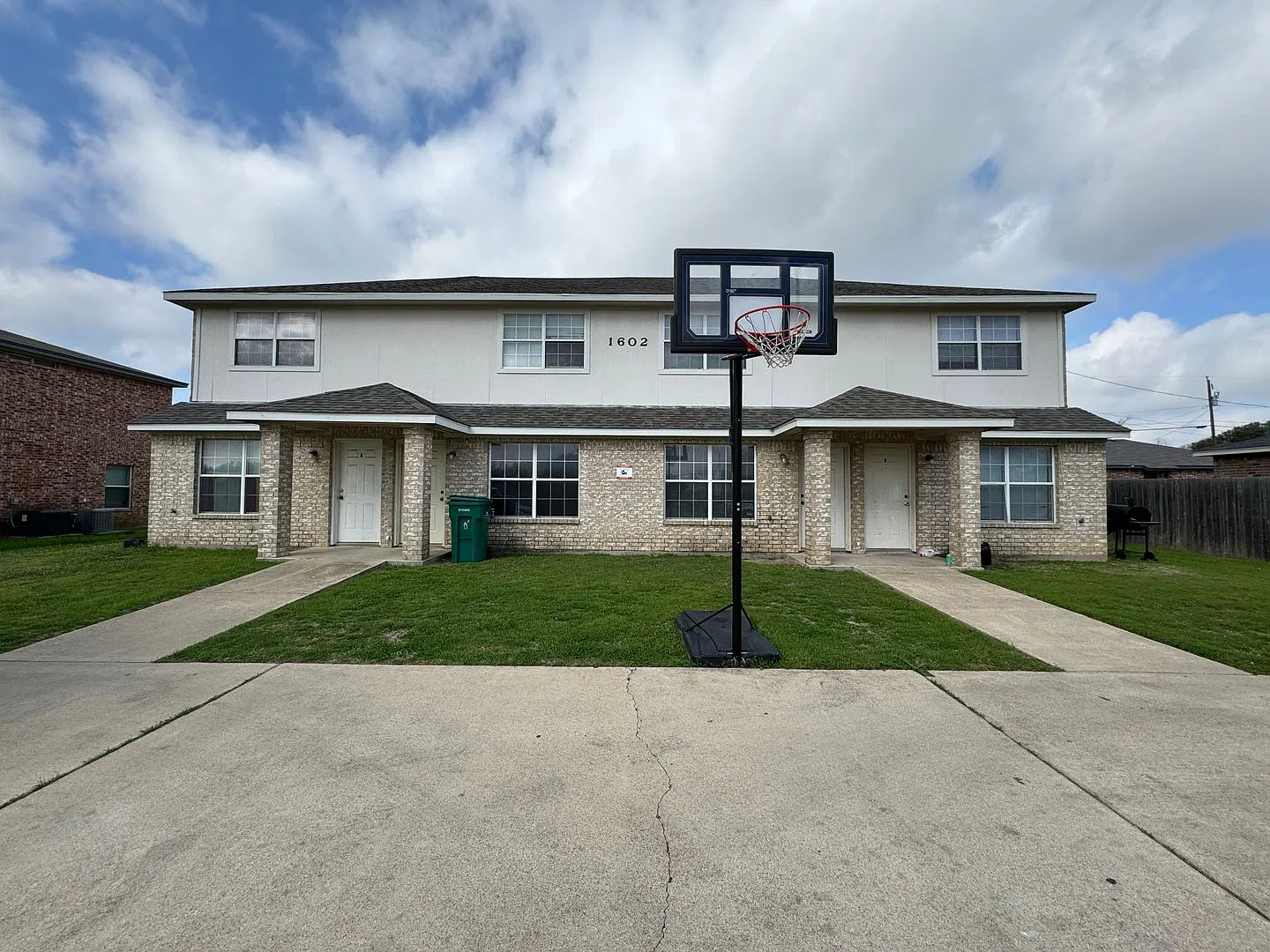 1602 Aztec Trace — Photo 2