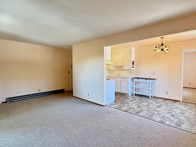 320 Center St #7 — Photo 1