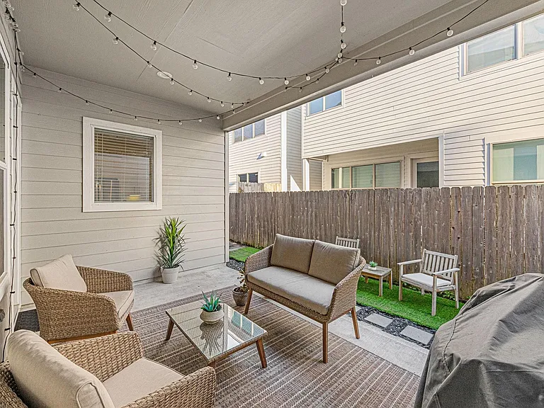 8817 Hollister Pine Ct — Photo 26