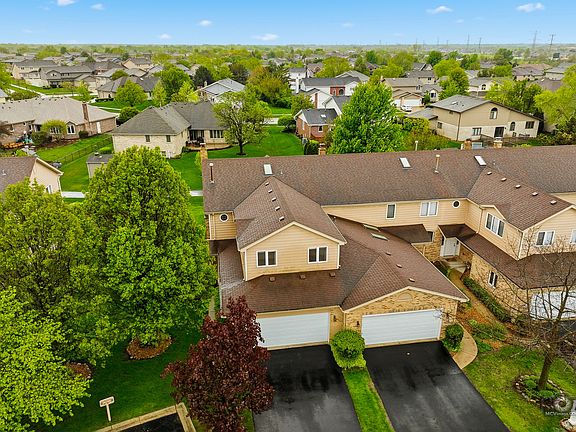 2nd image of 8111 Brushwood Ln