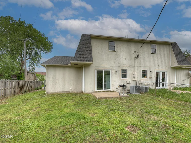 1119 S Saint Louis Ave — Photo 22