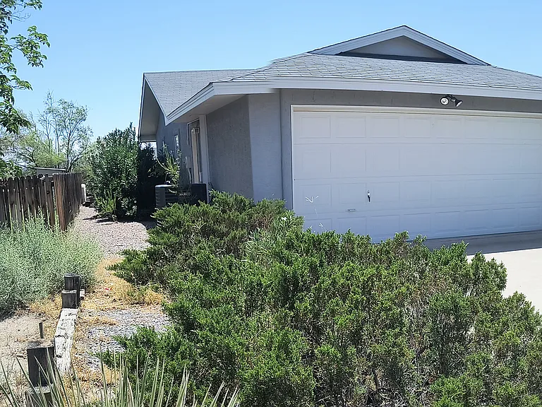 913 Grape St — Photo 14