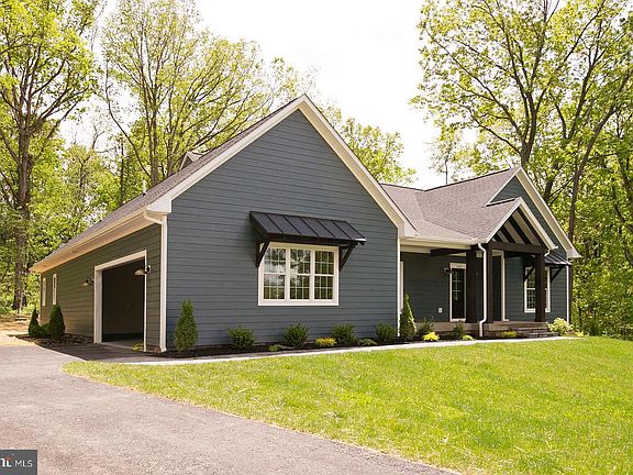 3rd image of 181 Launchris Dr