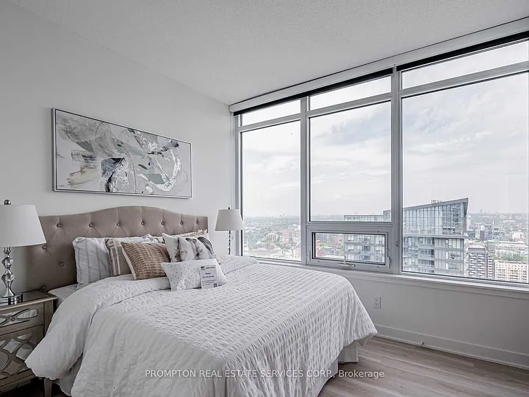 17 Bathurst St #3810 — Photo 12