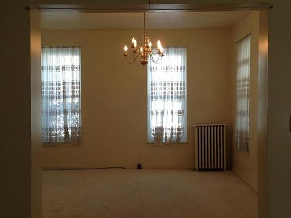 3rd image of 1016 Avenue E