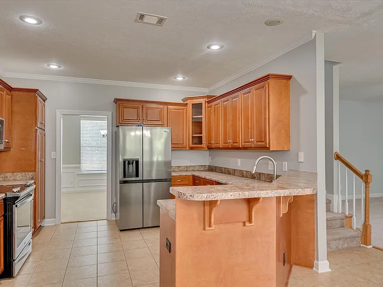 158 Kenilworth Dr — Photo 12