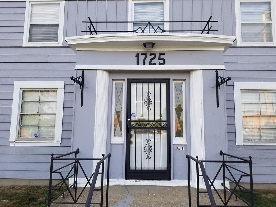 1st image of 1725 Peck St