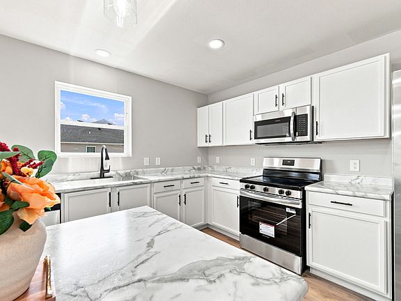 5th image of 2995 Peebleshire Ln