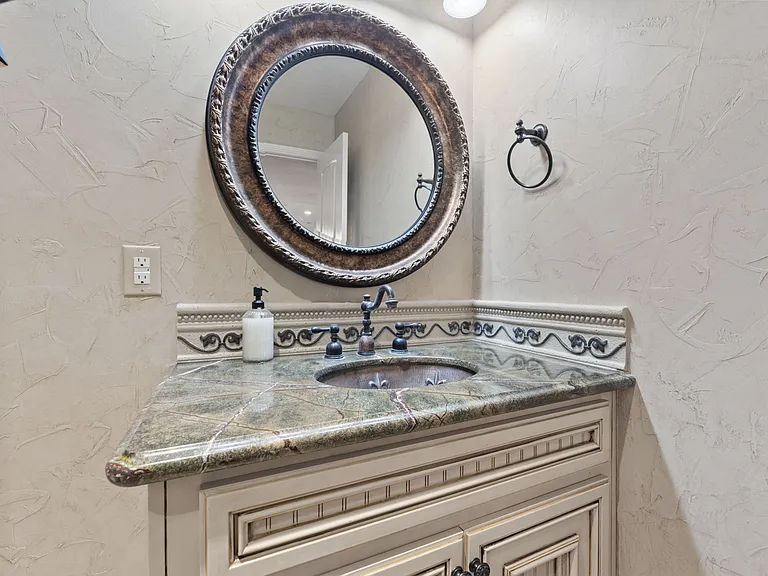 9123 Kerr Dr — Photo 18