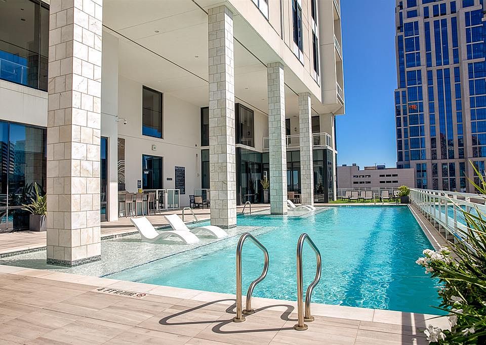1st image of 1409 Post Oak Blvd Unit 2204