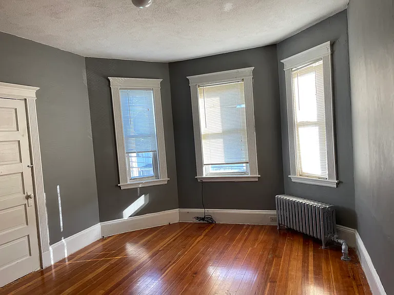 20 Eastern Ave — Photo 1