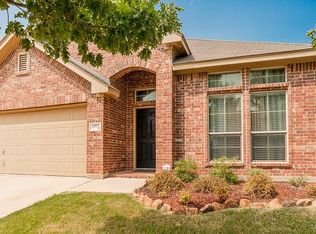 12517 Autumn Leaves Trl, Fort Worth, TX 76244