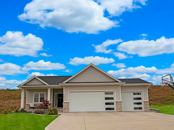 1219 Blackhawk Ct, Hinton, IA 51024