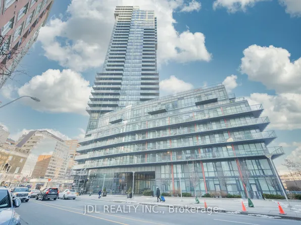 825 Church St N #806, Toronto, ON M4W 3Z4