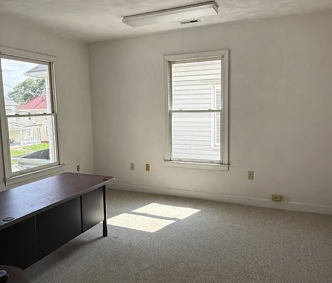424 Elm Ave SW — Photo 6