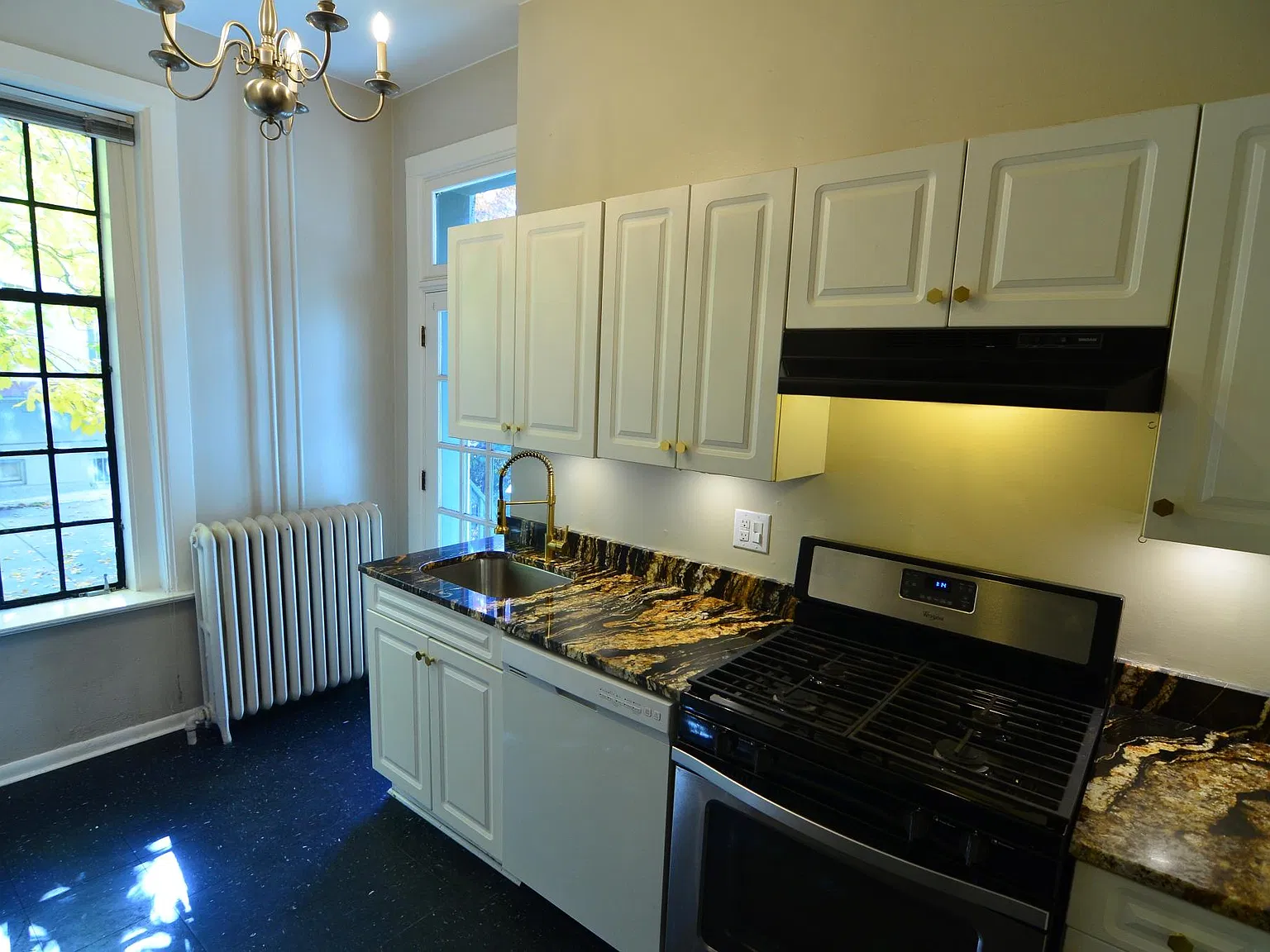 1 bed, 650 sqft, $1,650 — Photo 2