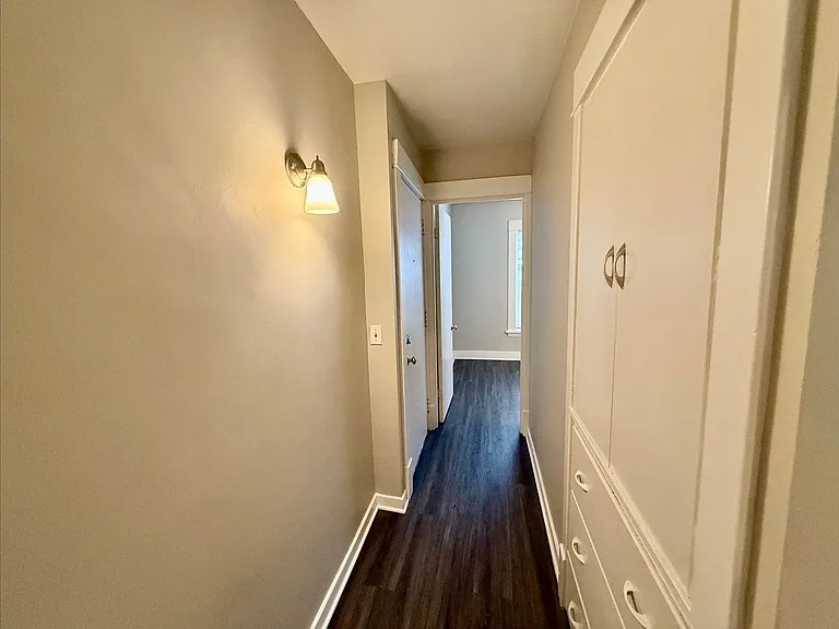 1013 Fremont Ave NW — Photo 12