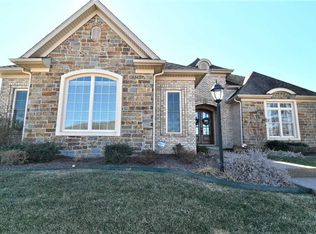 5685 Saint Clare Dr, Newburgh, IN 47630